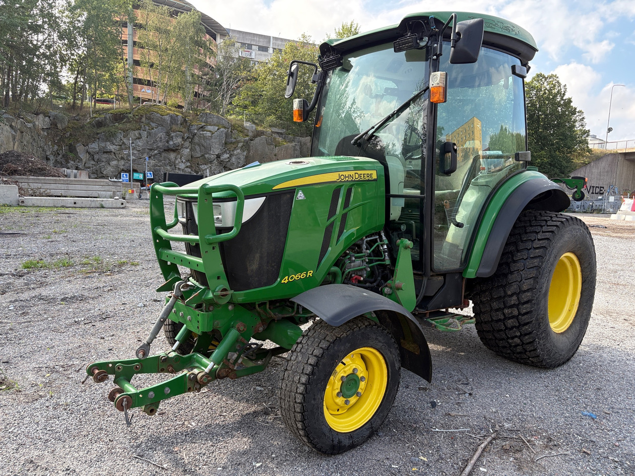 John Deere 4066R - آلية المنفعة/ مركبة خاصة: صورة 1 John Deere 4066R - آلية المنفعة/ مركبة خاصة: صورة 1