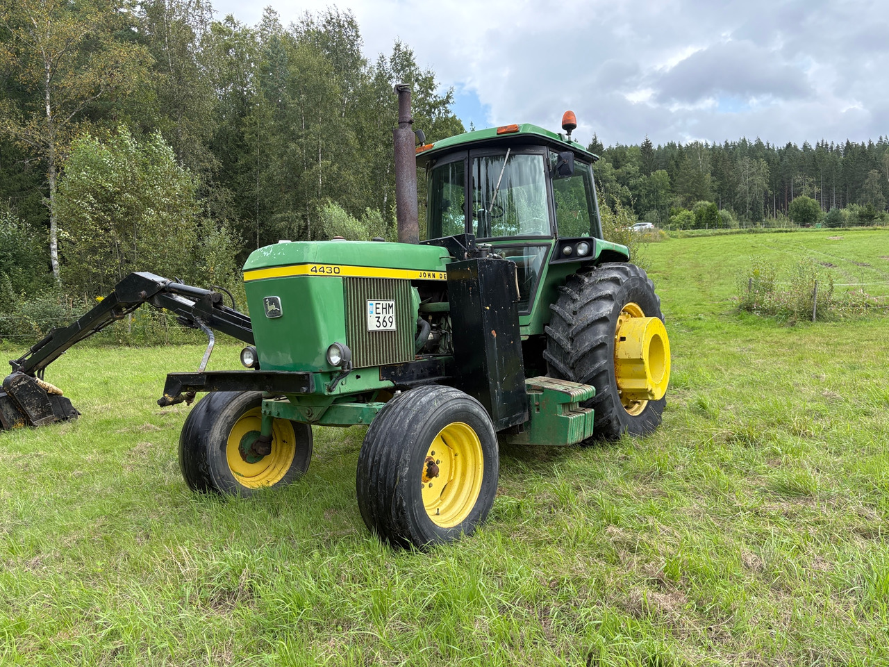 John Deere 4430 - جرار: صورة 1 John Deere 4430 - جرار: صورة 1