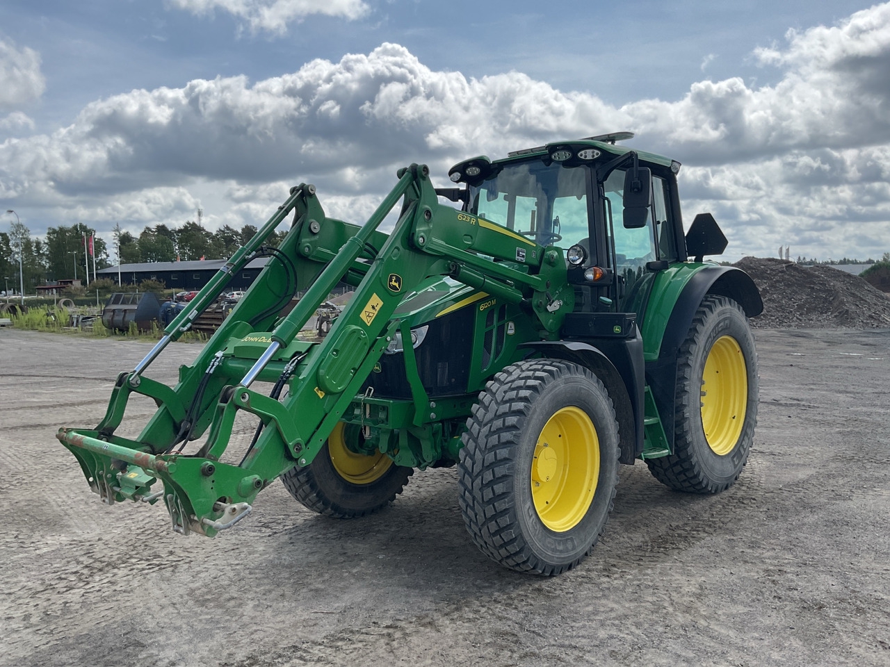 John Deere 6120M - جرار: صورة 1 John Deere 6120M - جرار: صورة 1