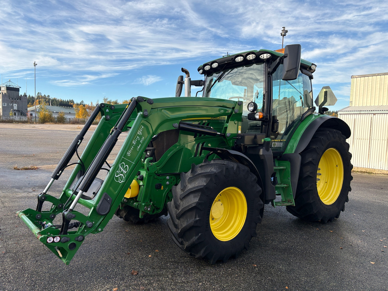 John Deere 6130R - جرار: صورة 1 John Deere 6130R - جرار: صورة 1