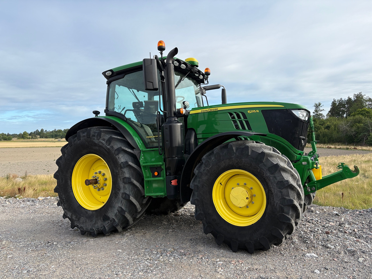 John Deere 6215R - جرار: صورة 1 John Deere 6215R - جرار: صورة 1