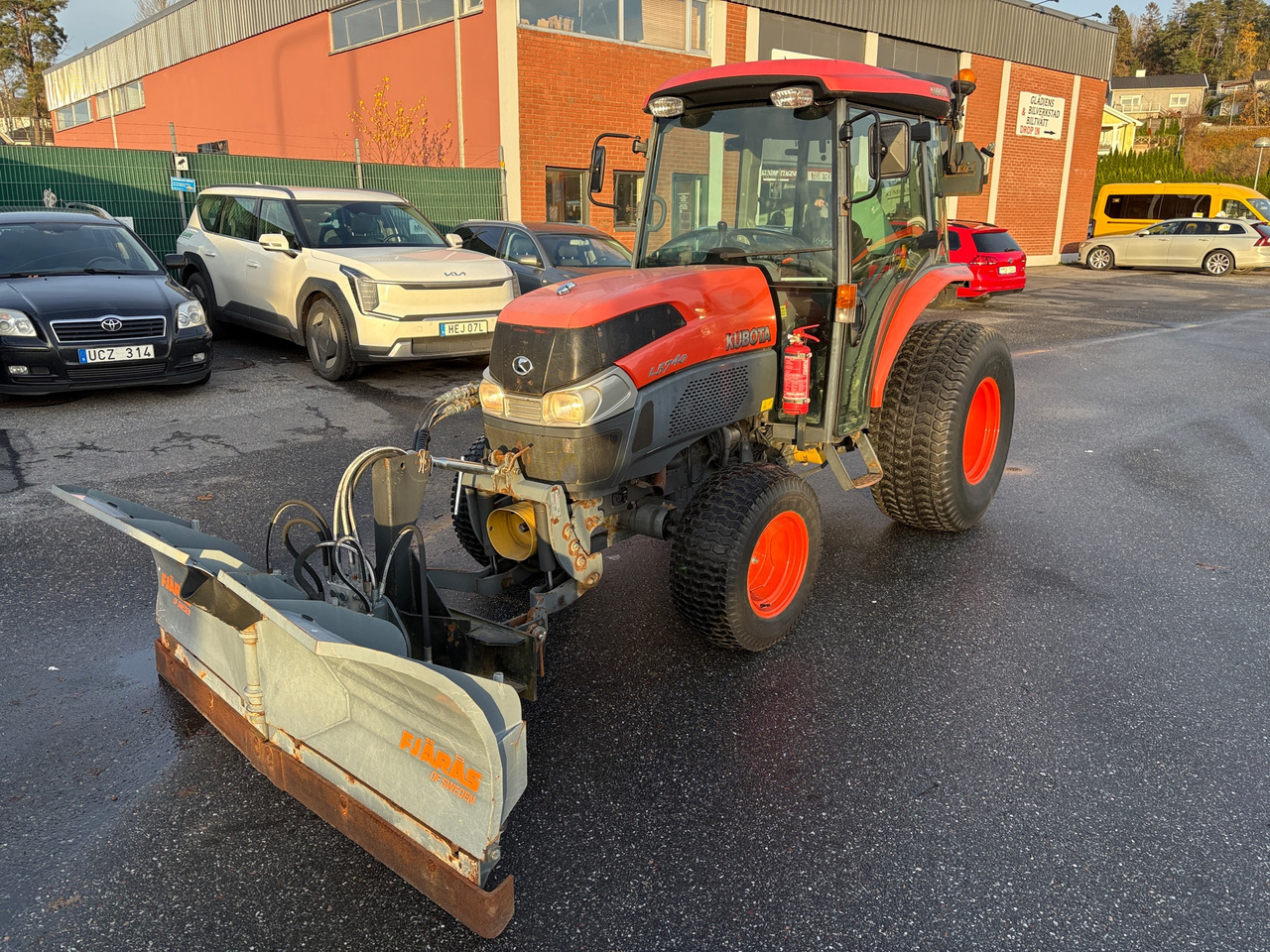Kubota L5740 - جرار: صورة 1 Kubota L5740 - جرار: صورة 1