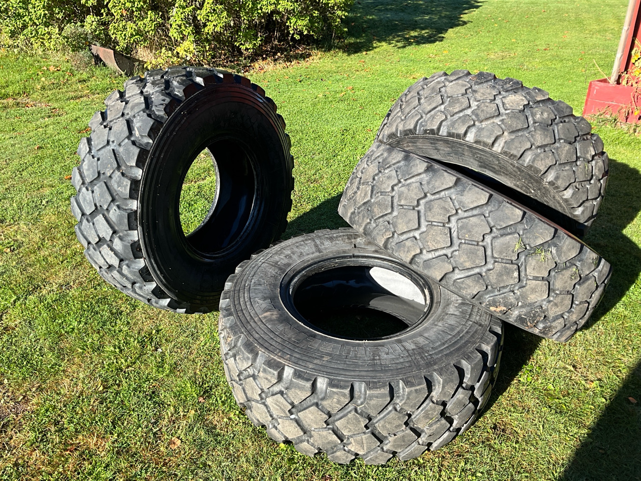 Michelin x 365/80R20 - إطارات - آلات البناء: صورة 1 Michelin x 365/80R20 - إطارات - آلات البناء: صورة 1