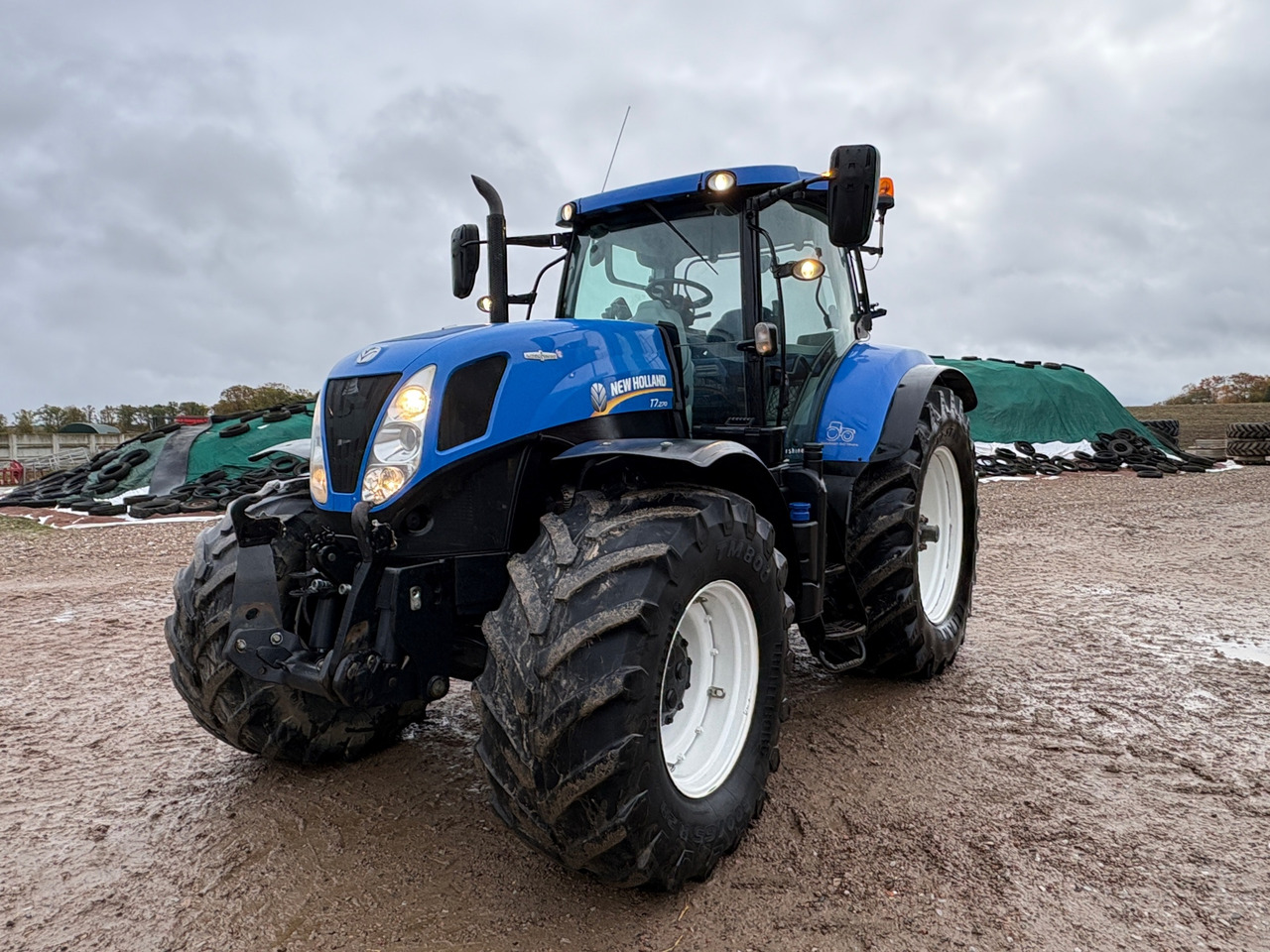 New Holland T7 270 - جرار: صورة 1 New Holland T7 270 - جرار: صورة 1