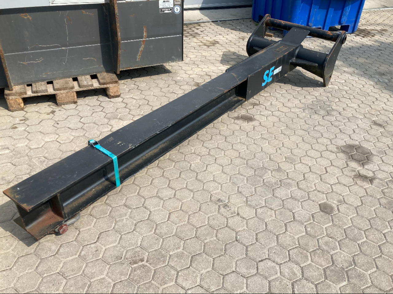 SE Eduipment Manitou Crane 6T - معدات البناء: صورة 1 SE Eduipment Manitou Crane 6T - معدات البناء: صورة 1