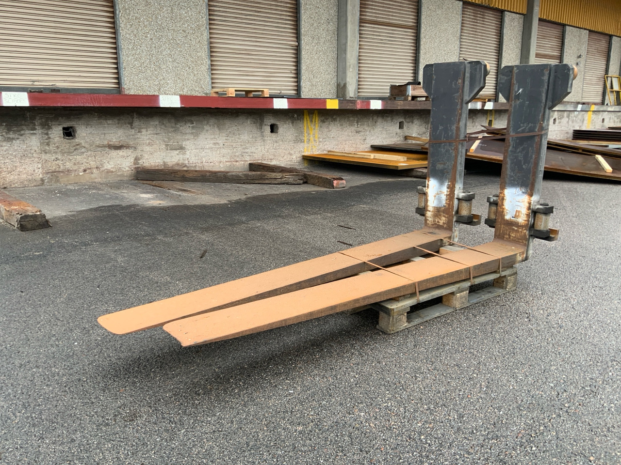 Scana - شوكة - آلات البناء: صورة 1 Scana - شوكة - آلات البناء: صورة 1