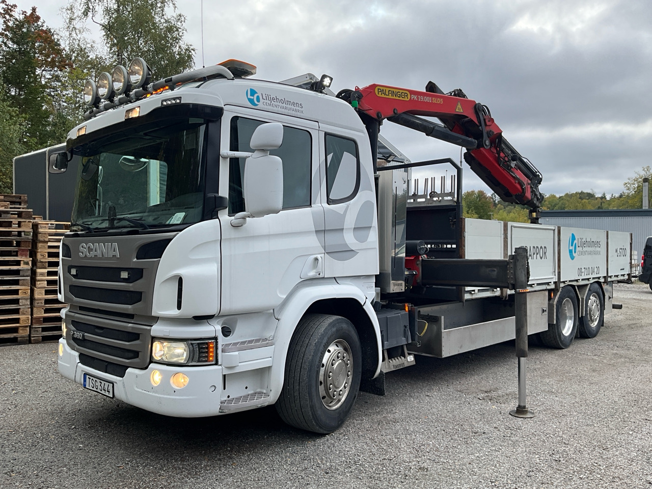 Scania P360 - شاحنة كرين: صورة 1 Scania P360 - شاحنة كرين: صورة 1