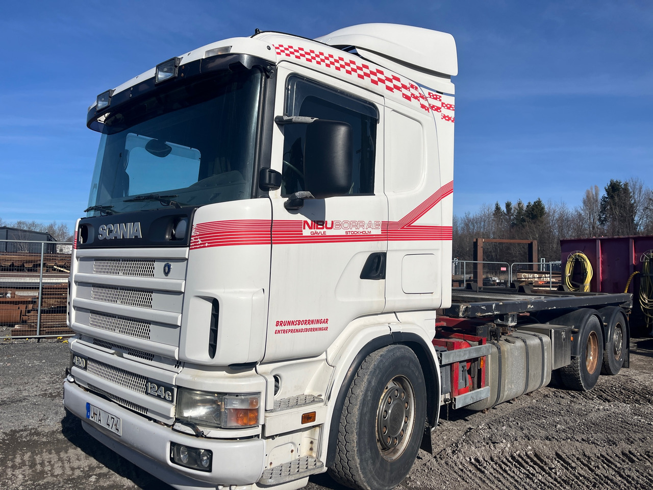 Scania R124GB 6X2 4NB420 - شاحنات مسطحة: صورة 1 Scania R124GB 6X2 4NB420 - شاحنات مسطحة: صورة 1