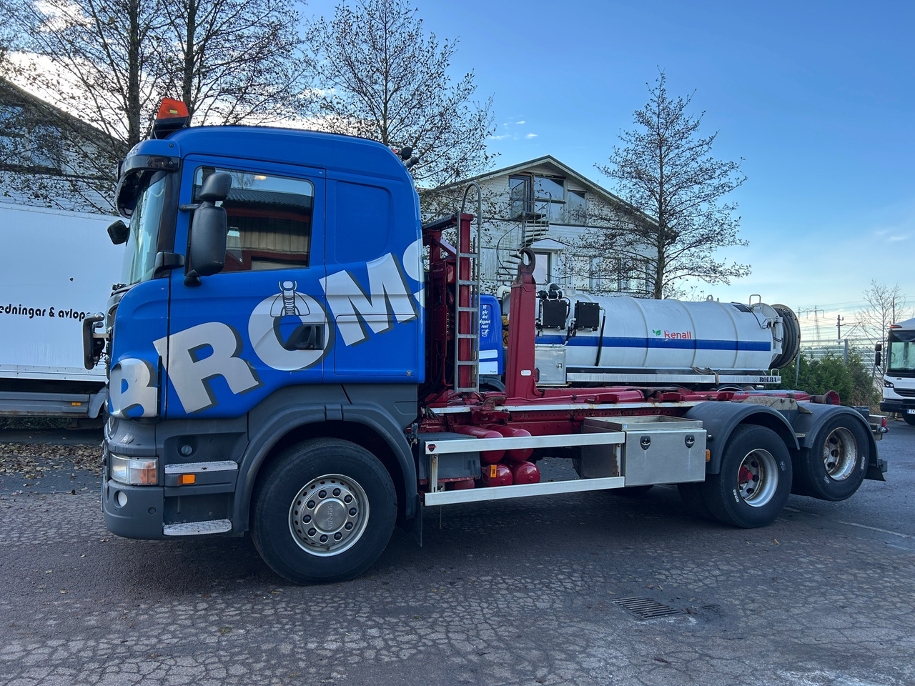Scania R560 - شاحنة ذات خطاف: صورة 1 Scania R560 - شاحنة ذات خطاف: صورة 1