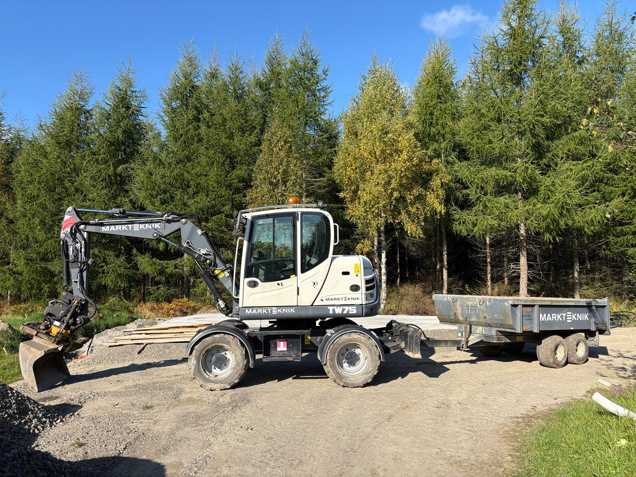 Terex TW75 - حفارة: صورة 1 Terex TW75 - حفارة: صورة 1