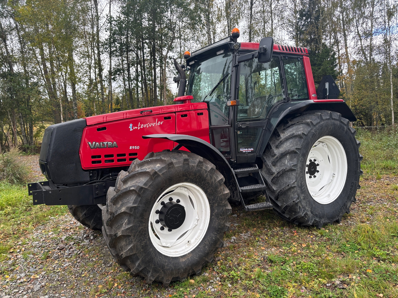 Valtra 8950 - جرار: صورة 1 Valtra 8950 - جرار: صورة 1