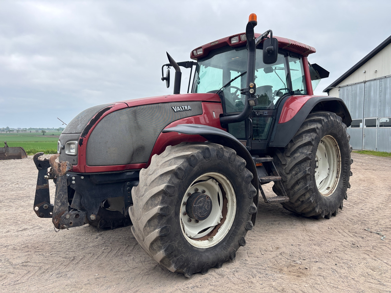 Valtra T160 - جرار: صورة 1 Valtra T160 - جرار: صورة 1