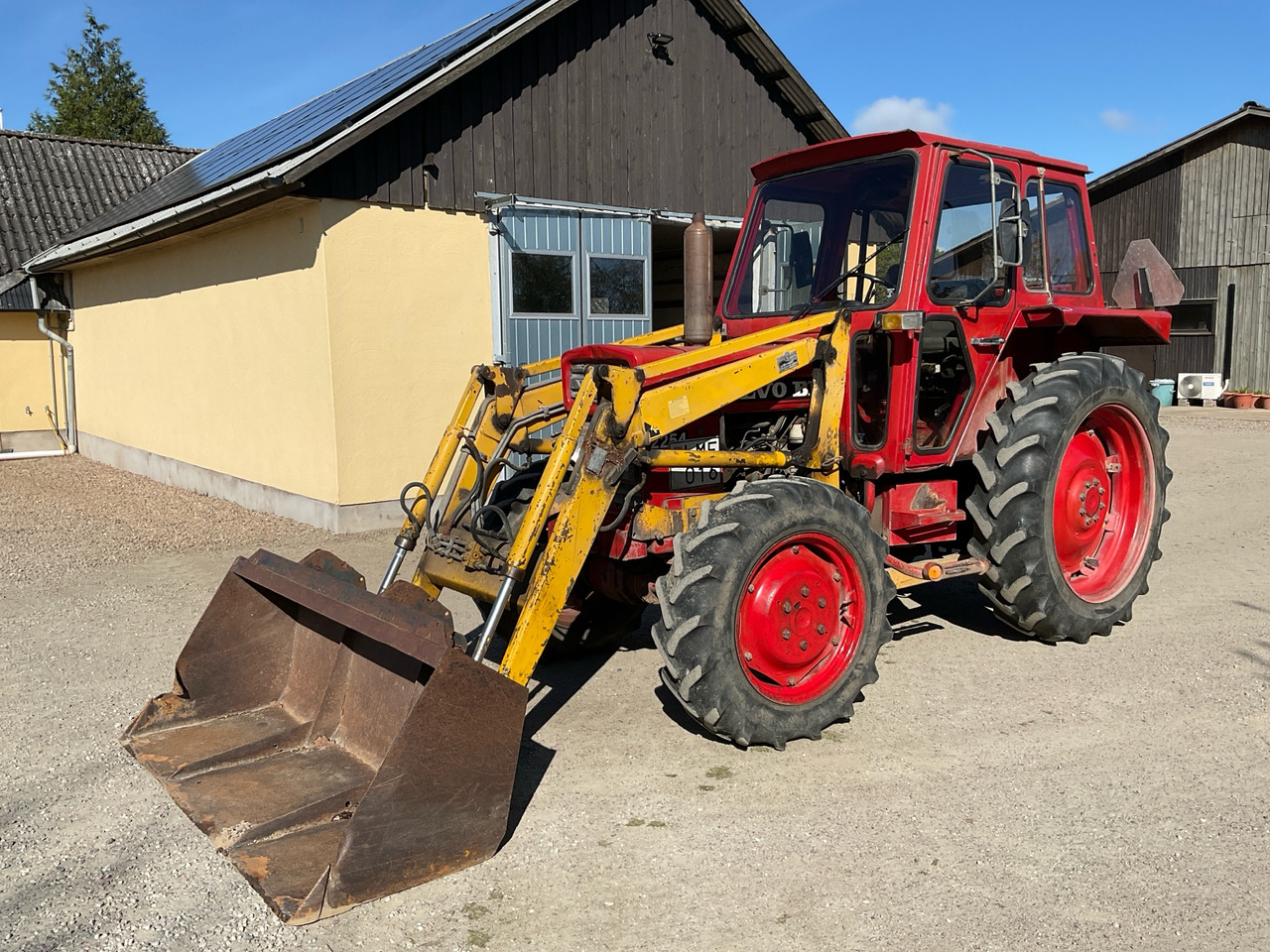 Volvo BM 2254 - جرار: صورة 1 Volvo BM 2254 - جرار: صورة 1