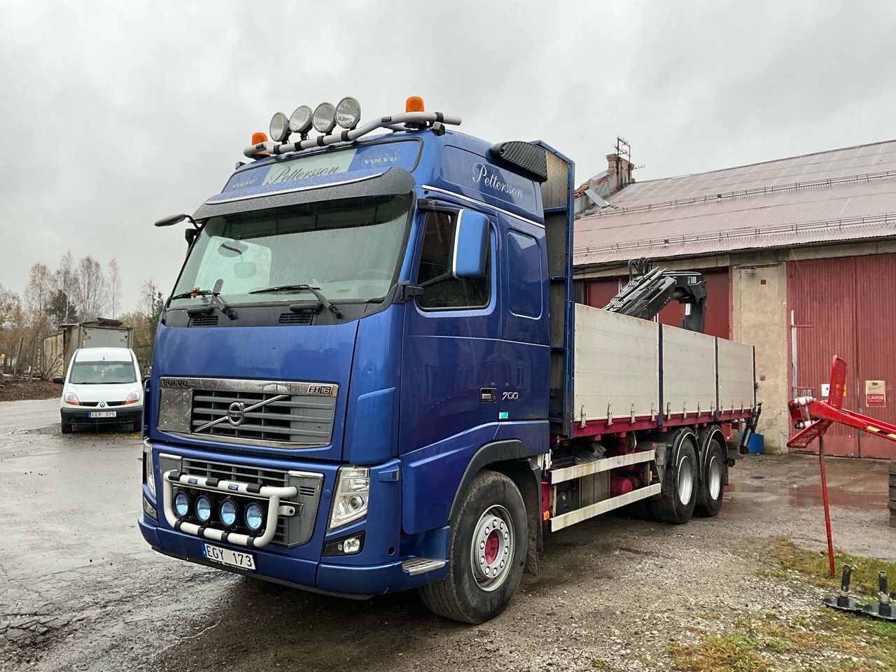 Volvo FH16 - شاحنات مسطحة: صورة 1 Volvo FH16 - شاحنات مسطحة: صورة 1