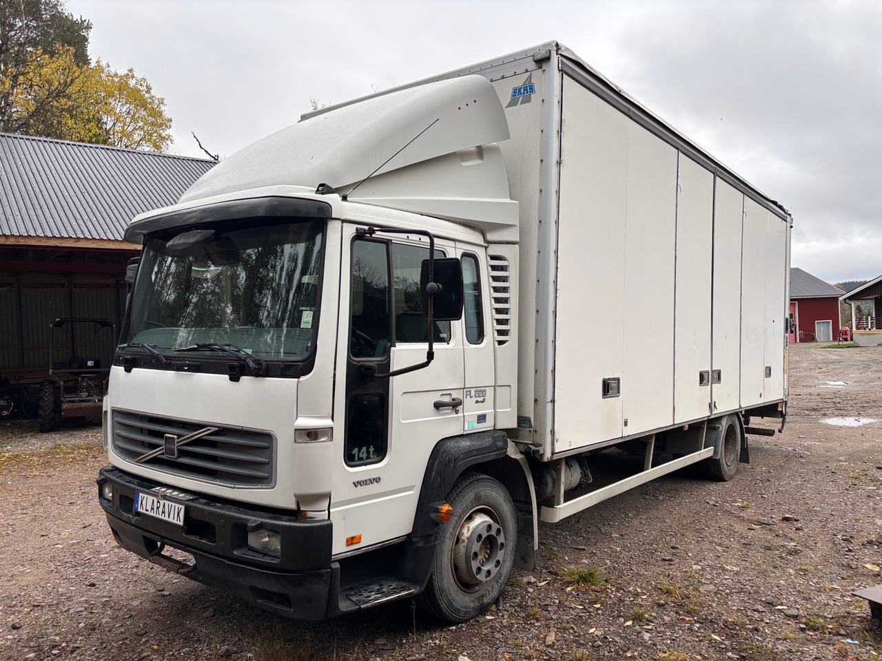 Volvo FL 220 - شاحنة: صورة 1 Volvo FL 220 - شاحنة: صورة 1