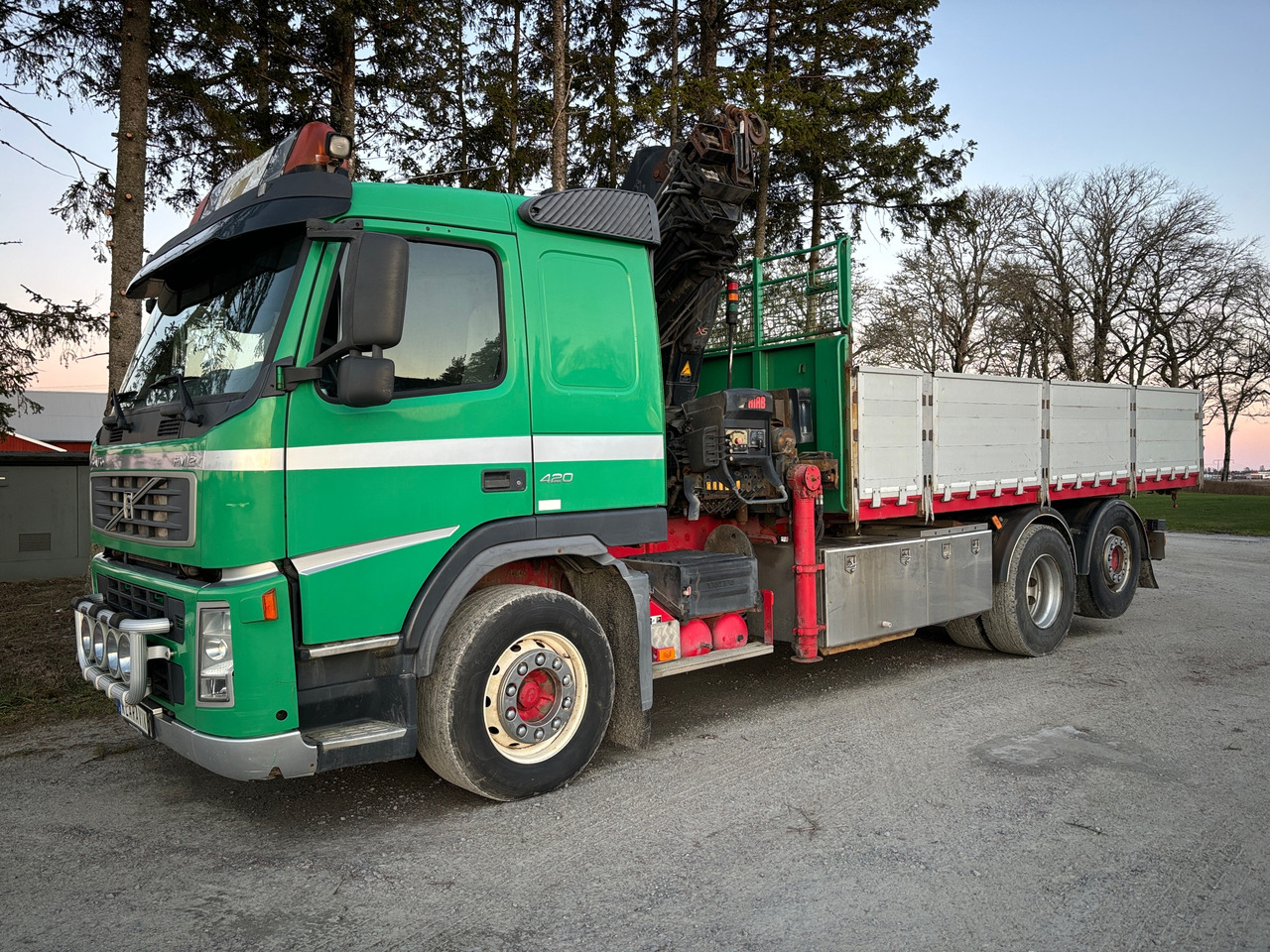 Volvo FM12 - شاحنة كرين: صورة 1 Volvo FM12 - شاحنة كرين: صورة 1