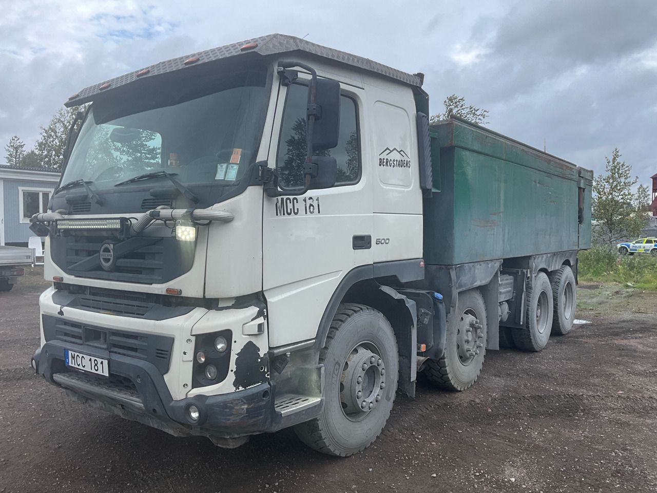 Volvo FMX - شاحنات مسطحة: صورة 1 Volvo FMX - شاحنات مسطحة: صورة 1