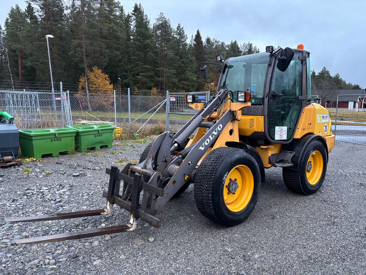 Volvo L25 B-P - اللودر بعجل: صورة 1 Volvo L25 B-P - اللودر بعجل: صورة 1