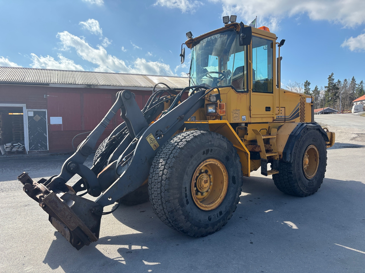 Volvo L70D - اللودر بعجل: صورة 1 Volvo L70D - اللودر بعجل: صورة 1
