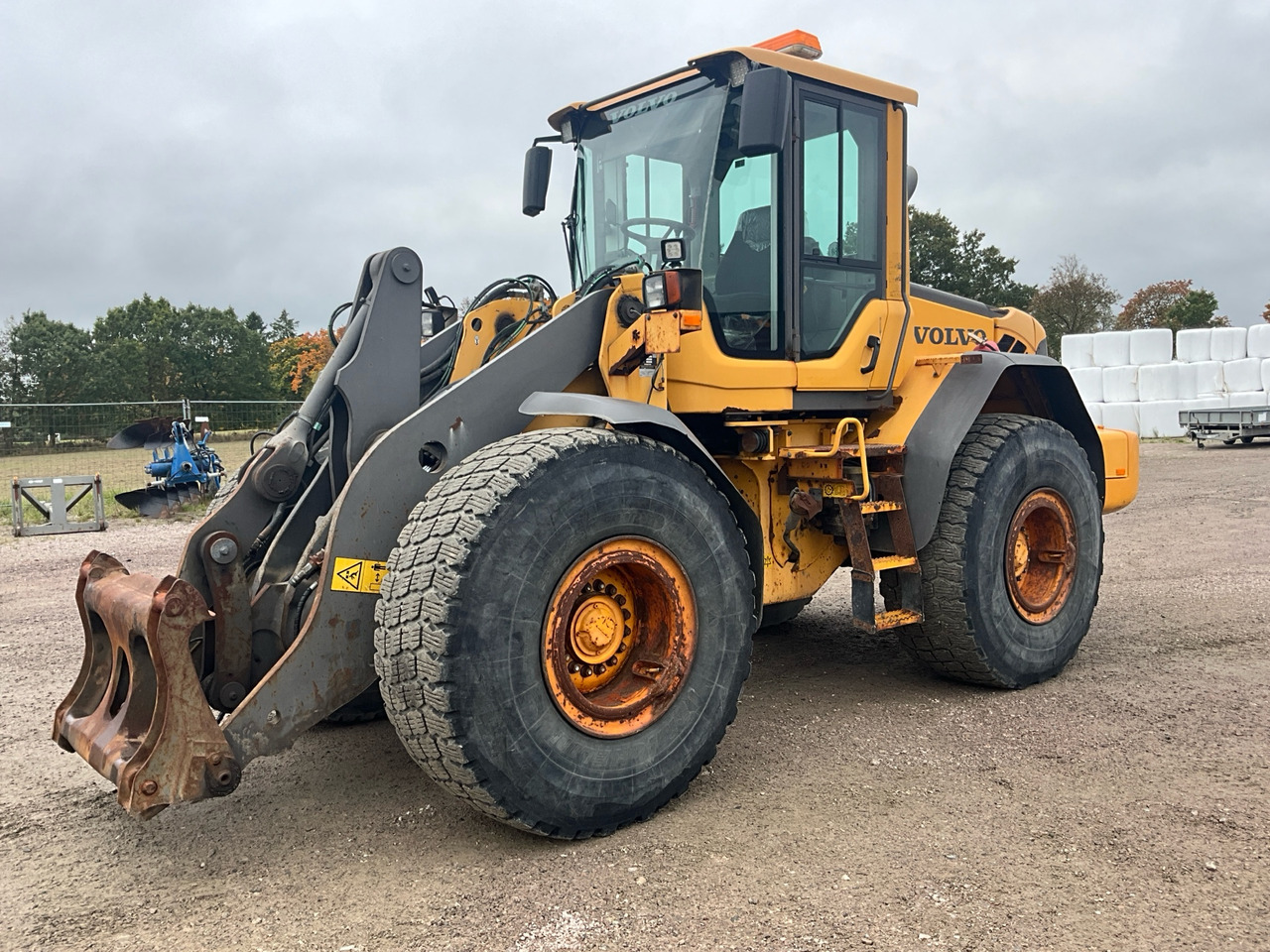 Volvo L90F - اللودر بعجل: صورة 1 Volvo L90F - اللودر بعجل: صورة 1