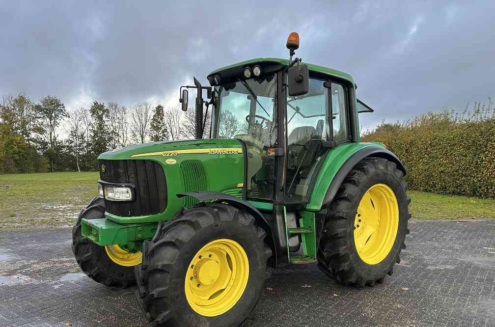John Deere 6220 premium, 7500 uur MARGEPRIJS - جرار: صورة 1 John Deere 6220 premium, 7500 uur MARGEPRIJS - جرار: صورة 1