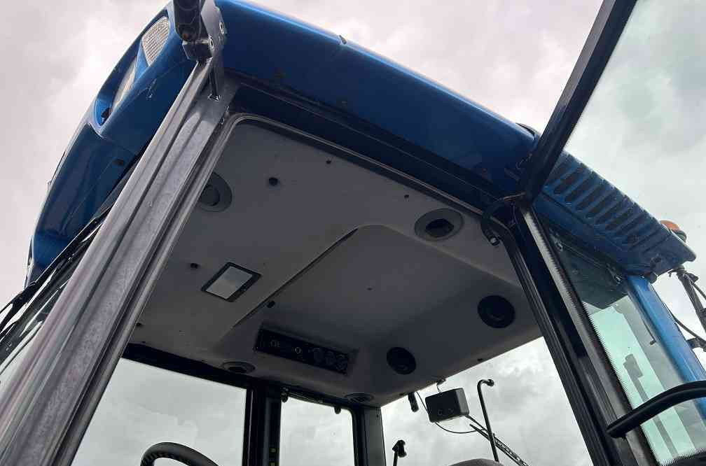 Valtra T130 - جرار: صورة 5 Valtra T130 - جرار: صورة 5