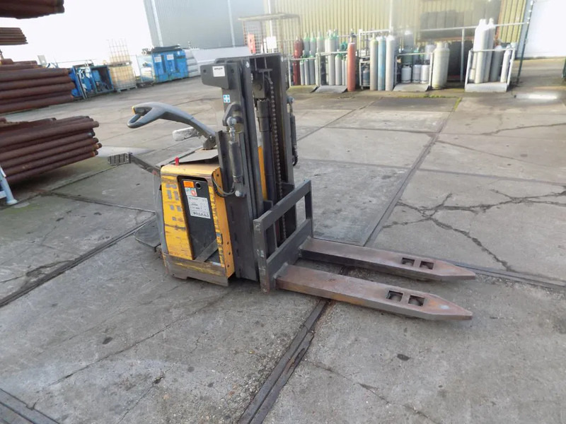 Atlet electrische heftruck 1.5 ton CHOICE OFF 3 PIECES 1.5 ton - رافعة شوكية: صورة 2 Atlet electrische heftruck 1.5 ton CHOICE OFF 3 PIECES 1.5 ton - رافعة شوكية: صورة 2