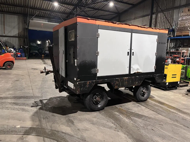 Cummins NTA 855 ELGI DT650-200 - الضاغط: صورة 1 Cummins NTA 855 ELGI DT650-200 - الضاغط: صورة 1