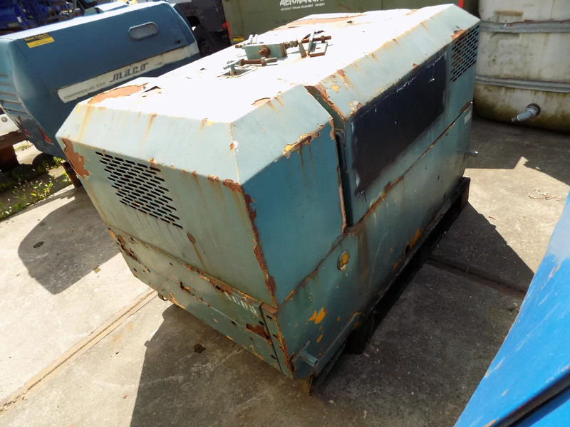 Ingersoll Rand compressor deutz typ 1011 met tandem aanhanger - الضاغط: صورة 1 Ingersoll Rand compressor deutz typ 1011 met tandem aanhanger - الضاغط: صورة 1