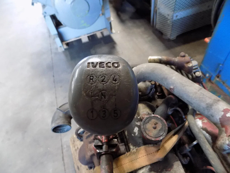 Iveco Iveco 8061 motor met transmissie motor goed. en diverseonderdelen - محرك - شاحنة: صورة 4 Iveco Iveco 8061 motor met transmissie motor goed. en diverseonderdelen - محرك - شاحنة: صورة 4