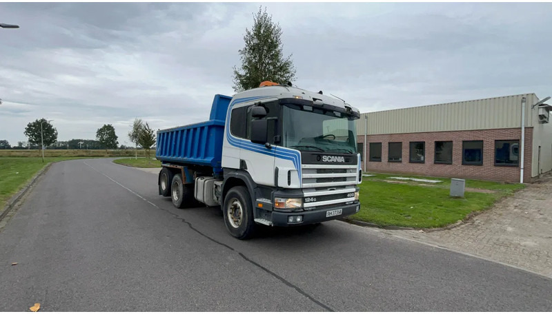 Scania P124-400 Scania P124 - 400 3 zijden kipper - شاحنة قلاب: صورة 1 Scania P124-400 Scania P124 - 400 3 zijden kipper - شاحنة قلاب: صورة 1