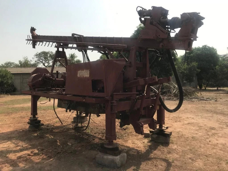 Wirth Wirth B2A Brunnenboh Drilling rig - برج الحفر: صورة 2 Wirth Wirth B2A Brunnenboh Drilling rig - برج الحفر: صورة 2