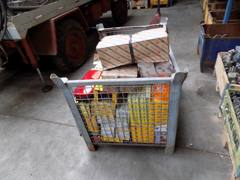 Verlichting voor truck en trailer HELLA VERLICHTING truck en trailer - مصابيح أضواء السيارة الخلفية: صورة 4 Verlichting voor truck en trailer HELLA VERLICHTING truck en trailer - مصابيح أضواء السيارة الخلفية: صورة 4