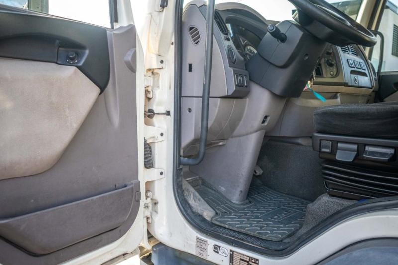 شاحنة مقفلة DAF LF 220(16t)+DHOLLANDIA: صورة 7