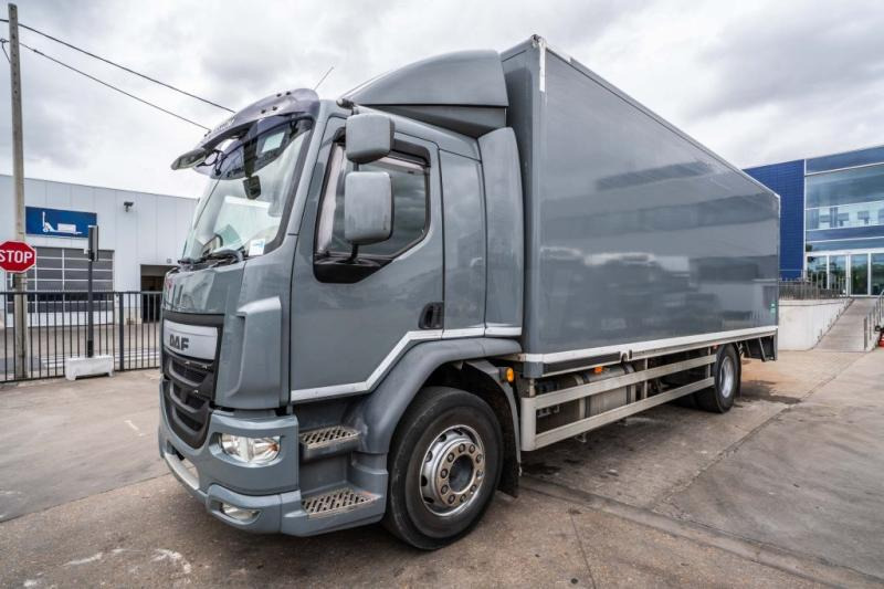 DAF LF 55.220(19 T-E6 )+DHOLLANDIA 2TON - شاحنة مقفلة: صورة 1 DAF LF 55.220(19 T-E6 )+DHOLLANDIA 2TON - شاحنة مقفلة: صورة 1