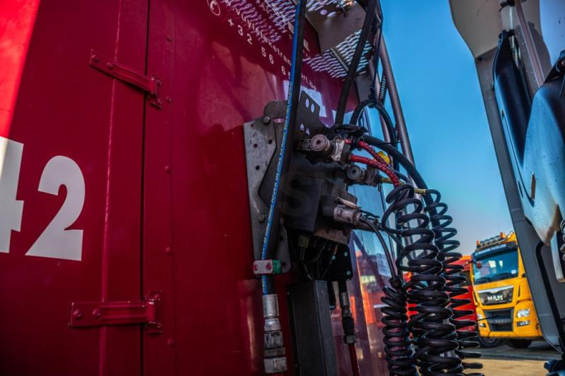 KRAKER WALKING FLOOR CF 200-92 m3 - نصف مقطورة مباشرة: صورة 5 KRAKER WALKING FLOOR CF 200-92 m3 - نصف مقطورة مباشرة: صورة 5