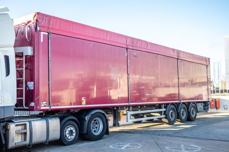 KRAKER WALKING FLOOR CF 200-92 m3 - نصف مقطورة مباشرة: صورة 1 KRAKER WALKING FLOOR CF 200-92 m3 - نصف مقطورة مباشرة: صورة 1