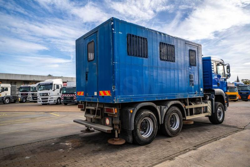 MAN TGA 33.363 FDAK- 6x6 + LABO - شاحنة مقفلة: صورة 4 MAN TGA 33.363 FDAK- 6x6 + LABO - شاحنة مقفلة: صورة 4