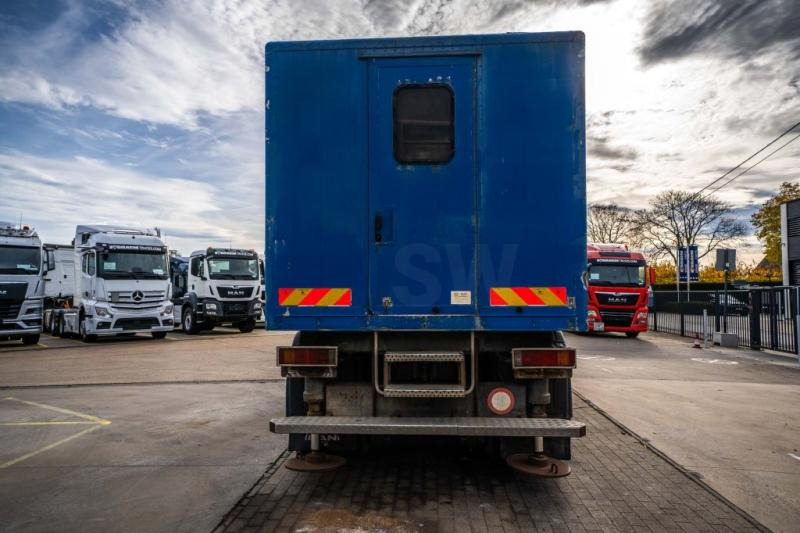 MAN TGA 33.363 FDAK- 6x6 + LABO - شاحنة مقفلة: صورة 5 MAN TGA 33.363 FDAK- 6x6 + LABO - شاحنة مقفلة: صورة 5