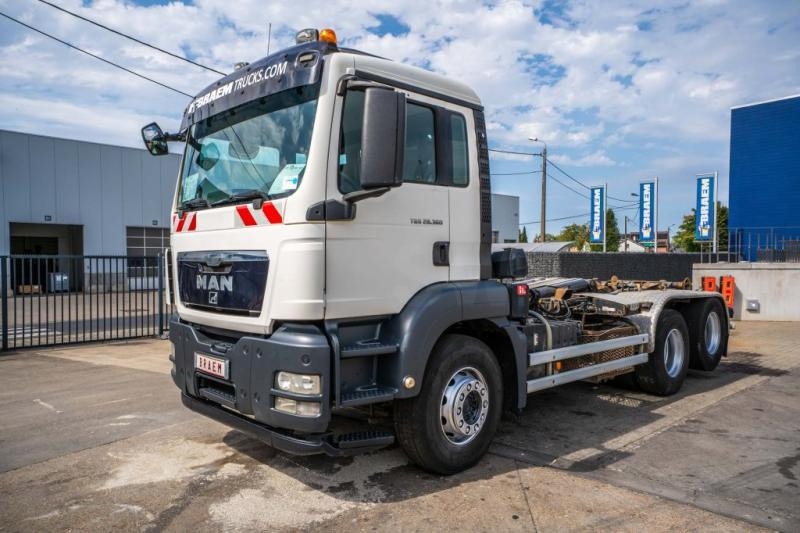 MAN TGS 28.360 BL+INTARDER+10 Pneus/tires - شاحنة ذات خطاف: صورة 1 MAN TGS 28.360 BL+INTARDER+10 Pneus/tires - شاحنة ذات خطاف: صورة 1