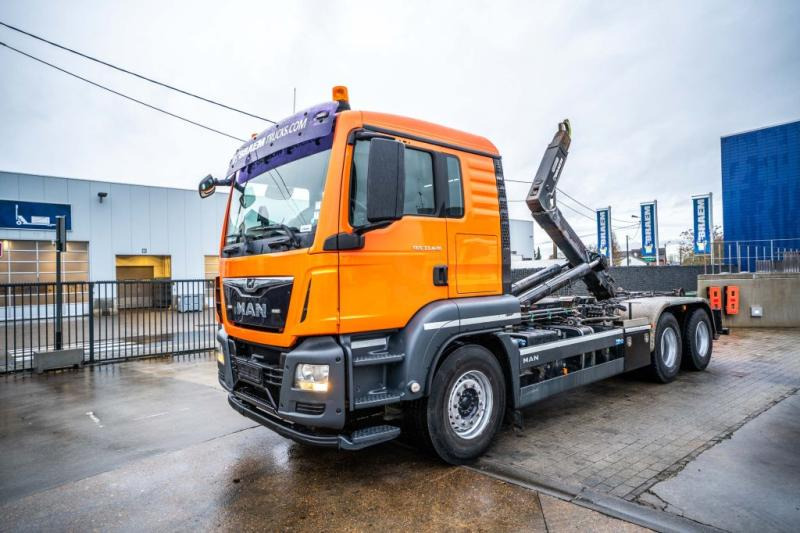 MAN TGS 33.420 BB - شاحنة ذات خطاف: صورة 1 MAN TGS 33.420 BB - شاحنة ذات خطاف: صورة 1