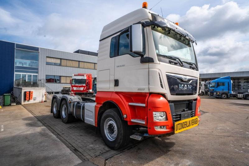 MAN TGX 33.560 XLX BLS+BIG AXLES+INTARDER - وحدة جر: صورة 2 MAN TGX 33.560 XLX BLS+BIG AXLES+INTARDER - وحدة جر: صورة 2
