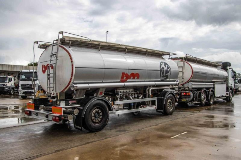 Mercedes ACTROS 2544-MP3+MAGYAR INOX18.200L+17.700L/2X6COMP - شاحنة صهريج: صورة 3 Mercedes ACTROS 2544-MP3+MAGYAR INOX18.200L+17.700L/2X6COMP - شاحنة صهريج: صورة 3
