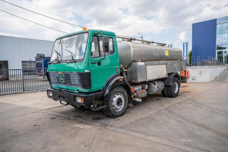 Mercedes SK 1831 L - WATER/EAU-11.500 L/3 Comp. - شاحنة صهريج: صورة 1 Mercedes SK 1831 L - WATER/EAU-11.500 L/3 Comp. - شاحنة صهريج: صورة 1