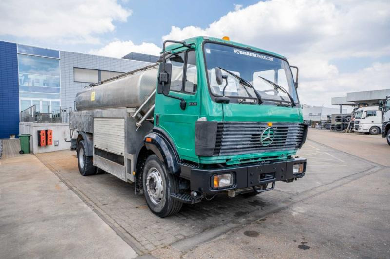 Mercedes SK 1831 L - WATER/EAU-11.500 L/3 Comp. - شاحنة صهريج: صورة 2 Mercedes SK 1831 L - WATER/EAU-11.500 L/3 Comp. - شاحنة صهريج: صورة 2