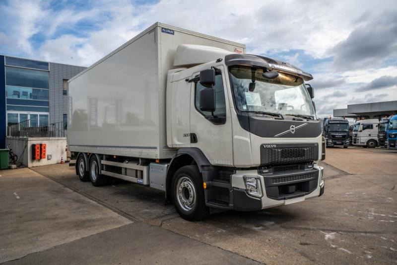 Volvo FE 320 -6X2 +DHOLLANDIA 2.5T- 194.400 KM - شاحنة مقفلة: صورة 2 Volvo FE 320 -6X2 +DHOLLANDIA 2.5T- 194.400 KM - شاحنة مقفلة: صورة 2