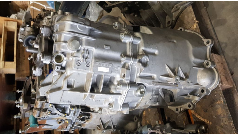 Volkswagen Crafter - صندوق التروس - شاحنة التوصيل: صورة 2 Volkswagen Crafter - صندوق التروس - شاحنة التوصيل: صورة 2