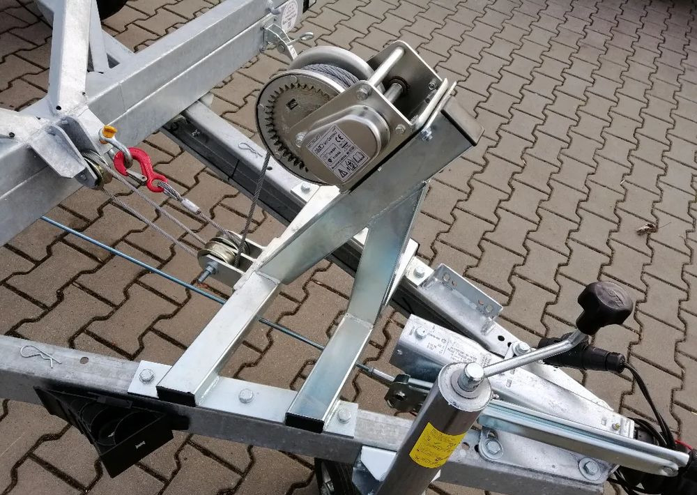 Besttrailers Przyczepa kablowa DMC 2700 kg K14" dwie osie - مقطورة بكرة الكابل: صورة 3 Besttrailers Przyczepa kablowa DMC 2700 kg K14" dwie osie - مقطورة بكرة الكابل: صورة 3