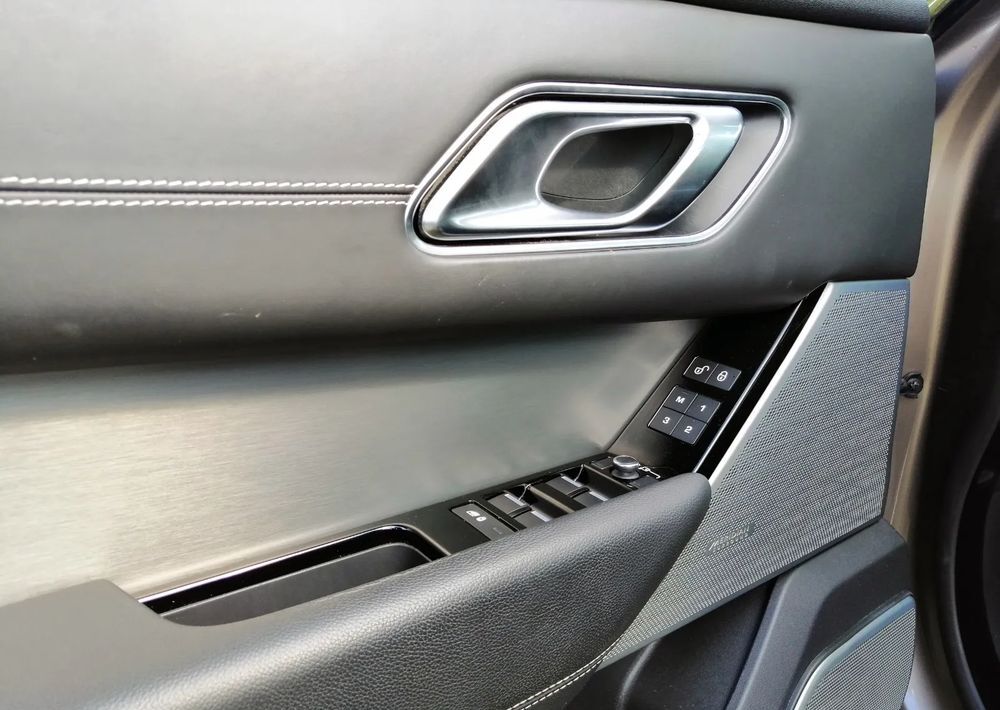 Land Rover Inny - سيارة دفع رباعي: صورة 5 Land Rover Inny - سيارة دفع رباعي: صورة 5