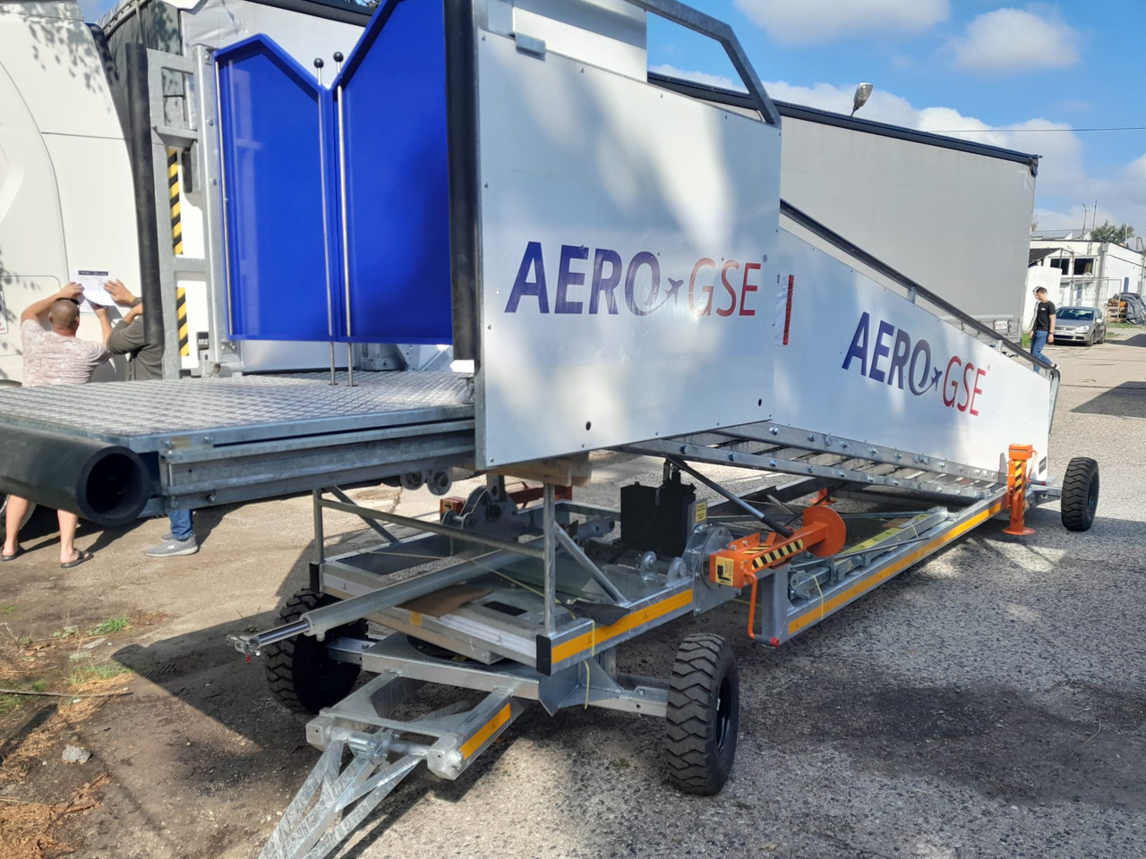سلالم الطائرة AERO-GSE stairs Towable stairs with the pedestrian movement ( 2,4-3,8m): صورة 10